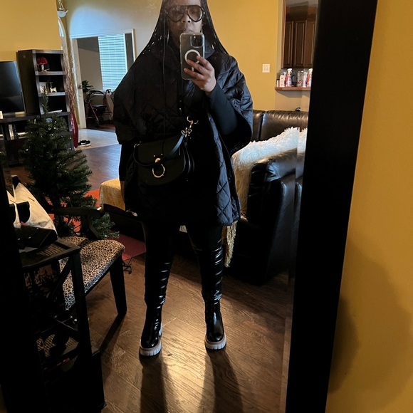 Meet your Posher, Deshawn - Picture 5 of 6